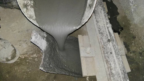 哈尔滨热电厂，应用我公司超流态型灌浆料，对磨煤机进行轨道安装