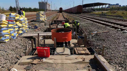 哈尔滨融创城，应用我公司结构加固灌浆料，完成混凝土漏振加固工程